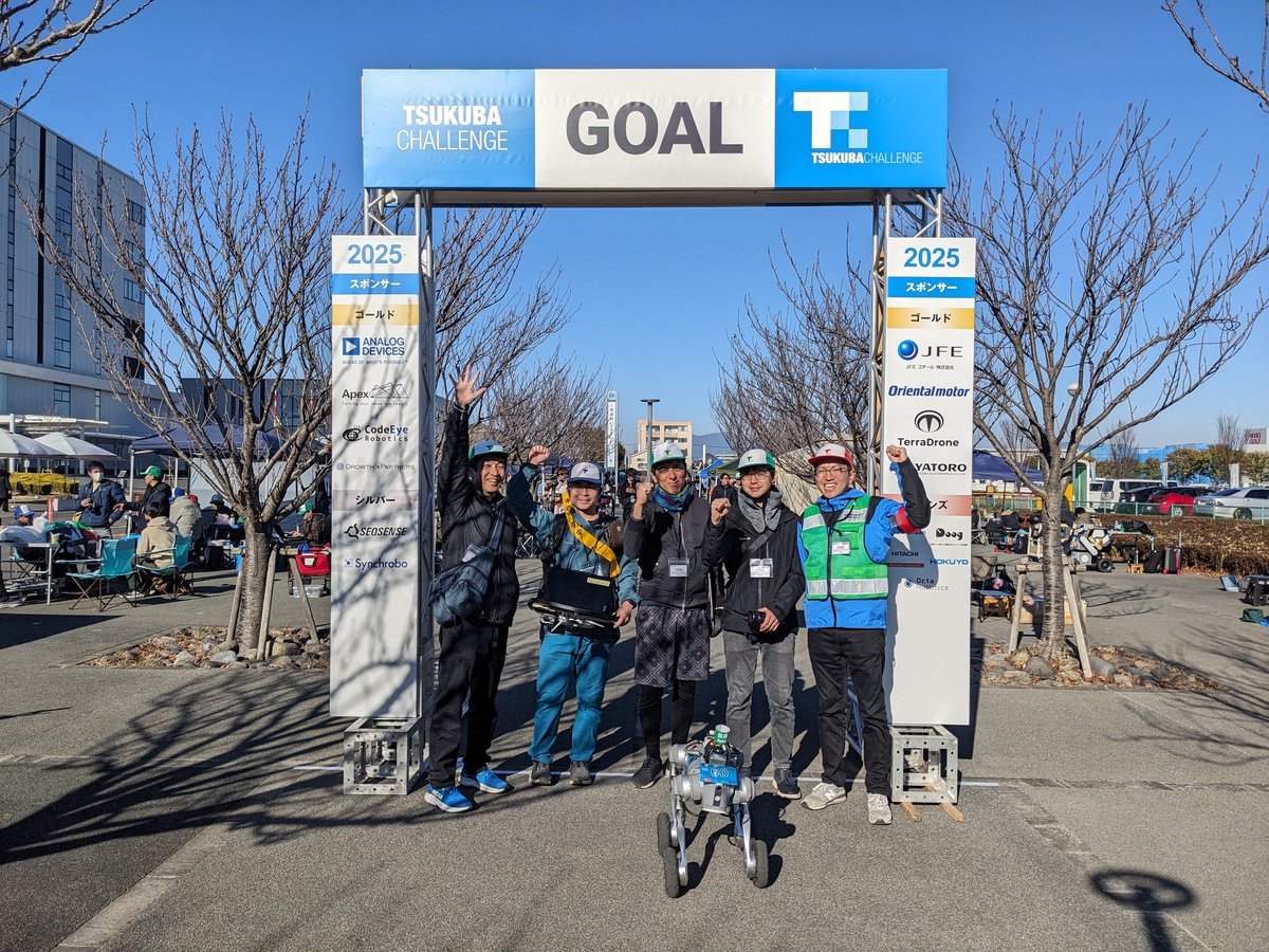 ystk_hara's tweet image. つくばチャレンジ2025 #つくチャレ 本走行、3年連続で完走しました🎉✨

ここ2年は四脚ロボット（Unitree Go1, Go2）での完走でしたが、今年は四脚車輪ロボット（Go2-W）での完走です！

コースにある3つの階段を登り下りし、林の中の落葉で埋まった道も走破して、約 2.8 km を自律走行しました。