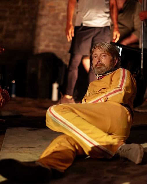 My Christmas present is already ready under the tree 🤣 Thank