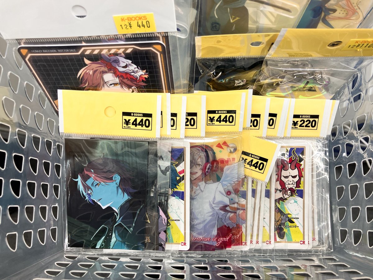 入荷情報】 #CrazyRaccoon 缶バッジ アクリルキーホルダー チェキ