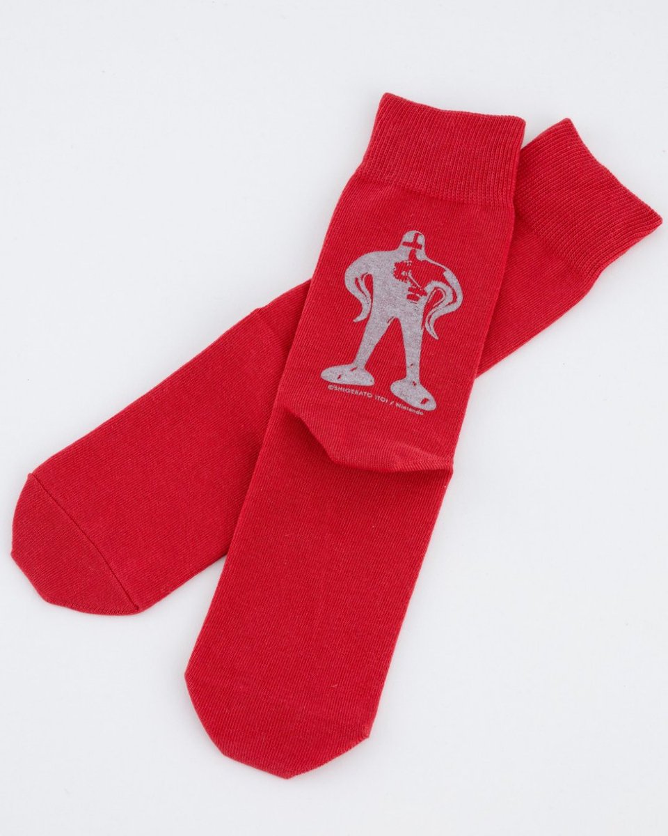 EarthBoundCafe's tweet image. 🛍 I nuovi prodotti a tema EarthBound: felpe WAREHOUSE, calze, orecchini e crema mani Mr. Saturn!