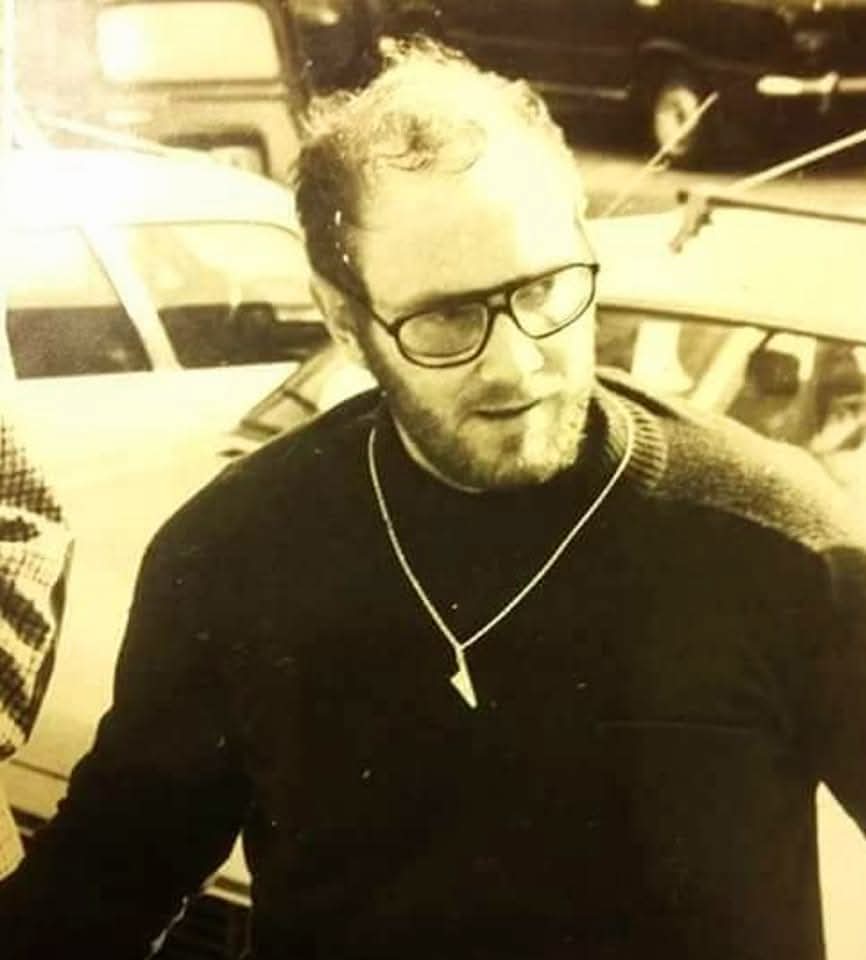 Mimoria viva pà Natale Luciani, sparitu u 7 di dicembri di u 2003. 
Un omu dirittu, un patriottu schiettu è un militenti sinceru pà a Corsica è u so populu.