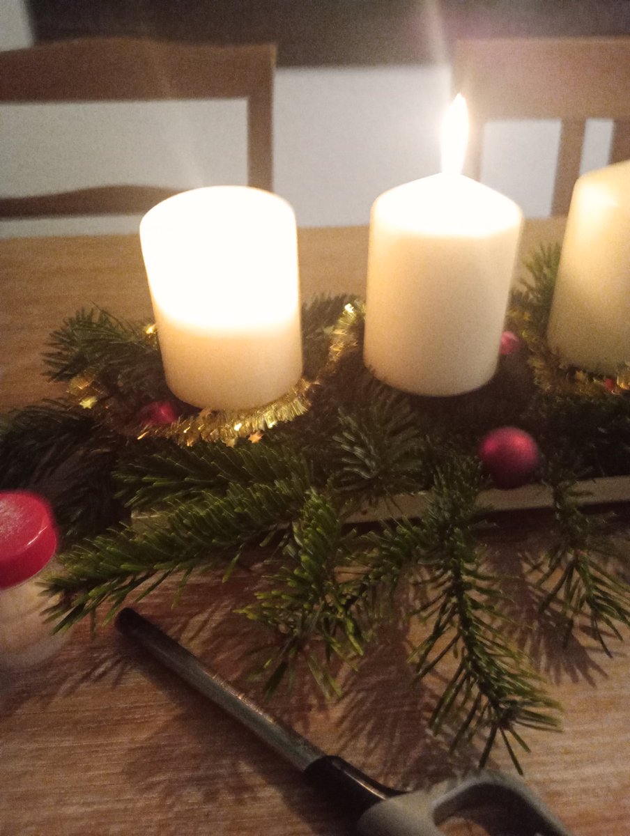 Sehet die zweite Kerze brennt. Frohen zweiten Advent euch 🙏