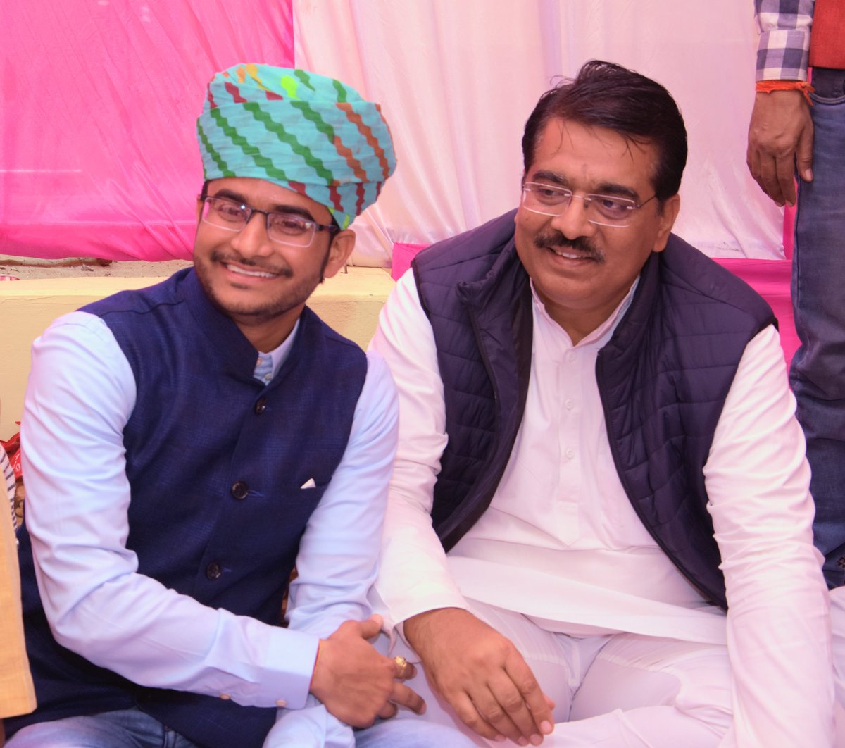 chakravatising's tweet photo. भीनमाल विधायक (MLA) एवं पूर्व उपाध्यक्ष राजस्थान प्रदेश कांग्रेस कमेटी  एवं पूर्व जिलाध्यक्ष कांग्रेस (जालोर) डॉ. समरजीत सिंह जी राठौड़ को जन्मदिन की बधाई एवं शुभकामनाएं।
माँ भगवती से आपके उत्तम स्वास्थ्य एवं दीर्घायु की कामना करते है।

*-*
कुँवर चक्रवती सिंह ओपावत
ठि. भीनमाल https://t.co/NLuZHld3bl