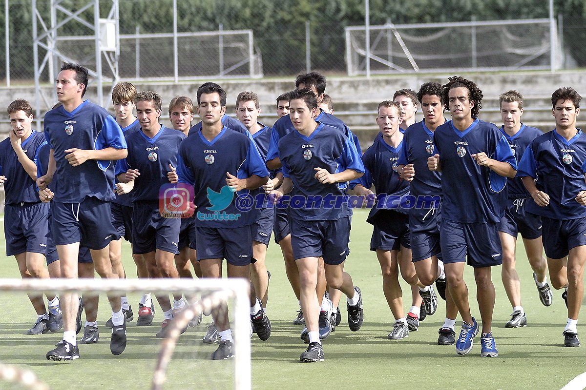 #aquellos11contra11 
#aquellosuds
🧐 Primer entrenamiento del ⚽️ UDS 'B' #3División
 
🏟️ Artificial del Helmántico
📆 Julio 2004

#fútbol #salamanca #foto #fútbolbase #recuerdos #aquellosmaravillososaños #Tercera