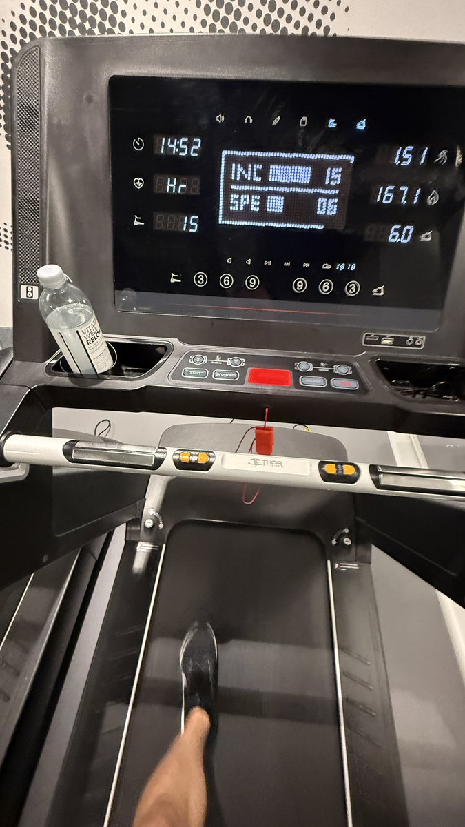 PLPodden's tweet image. 3 ggr på en vecka ändå. Fettot rör på sig lite iaf 🥸/ Facit