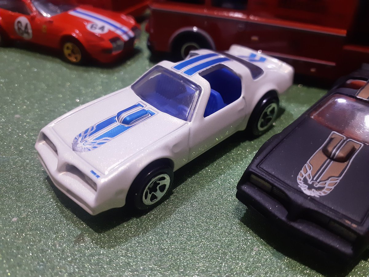 ホットウィール10カーパックエクスクルーシブカラーの3台目の黄色が