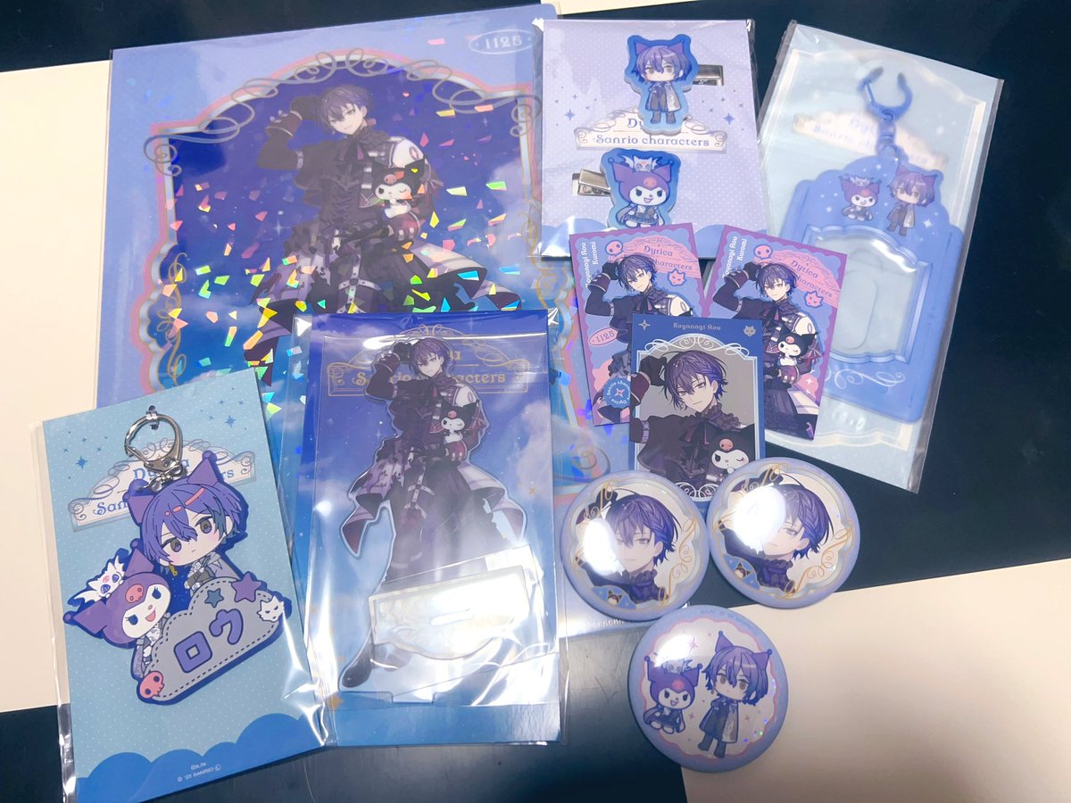 サンリオコラボ届いた！！
カードと缶バッジは8個ずつ買って欲しい柄でたの嬉し🫶✨