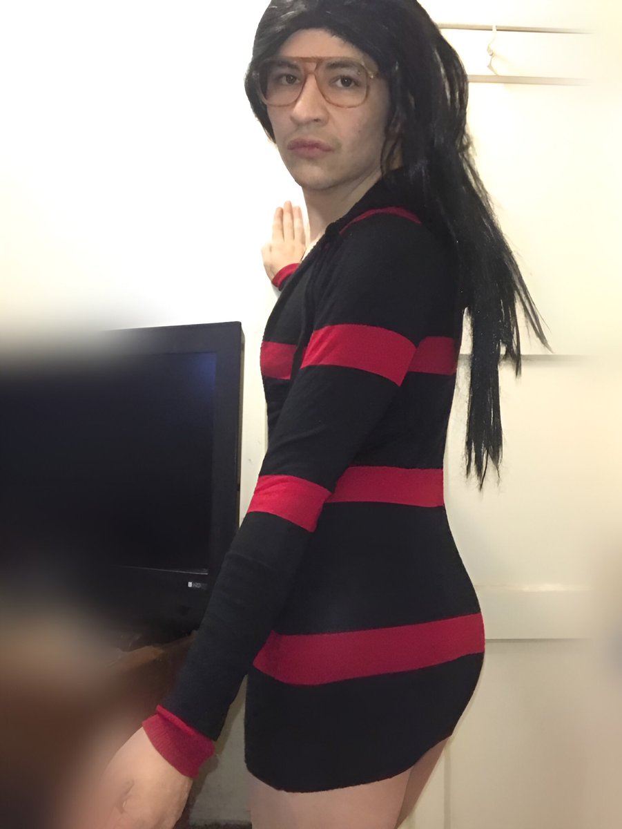 angdesigner35's tweet photo. I can make my ass pop out like if I’m on the streets 

#slimthic #trans #sissy https://t.co/IyJnvHFUSk