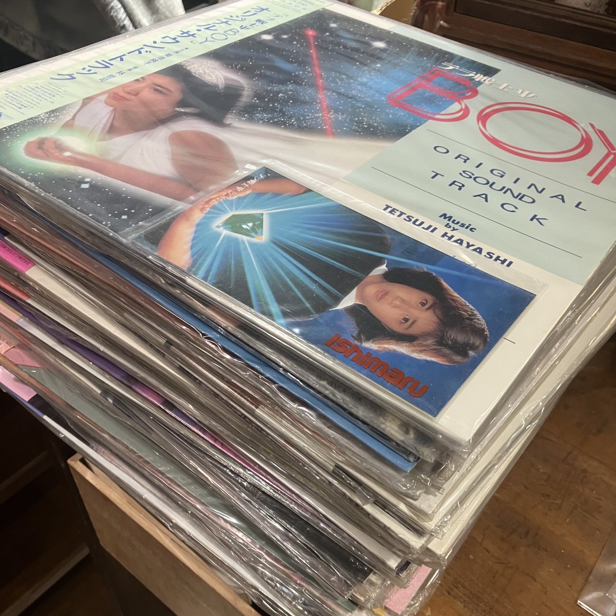 ジャンク市用に250円と500円均一の帯やシュリンク付きの女性アイドル