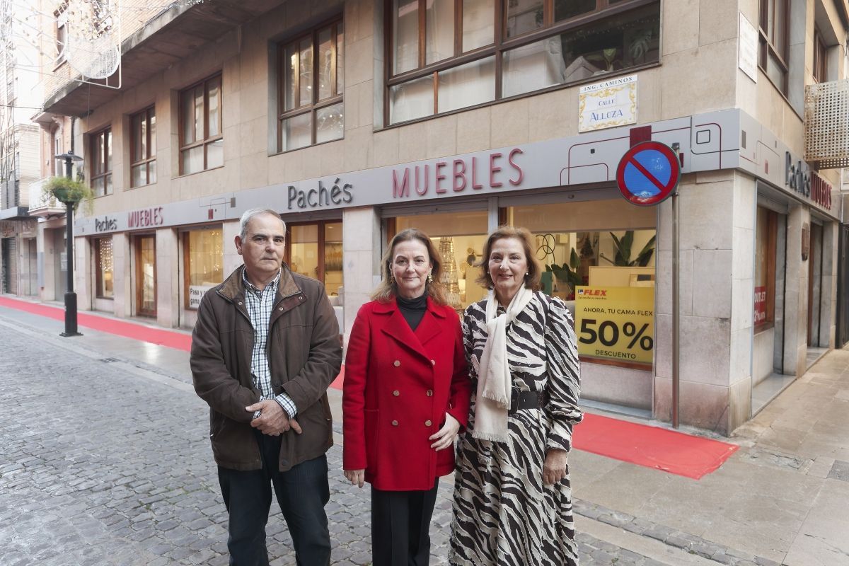 castellonplaza_'s tweet photo. Un siglo de dedicación al mueble en Castelló: Pachés ensalza la virtud de la cercanía y el contacto directo 

🔗 https://t.co/BB7isNm8us https://t.co/rfJUmrfxzl