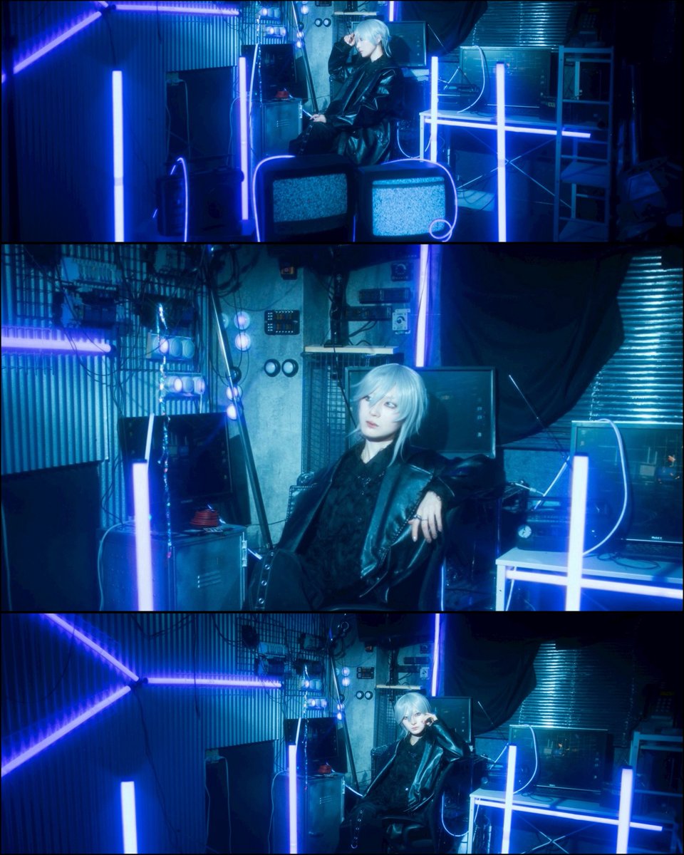 studio_Ajito's tweet image. ／
    新・モニタリングブースの作例🆕❕
＼

最近パワーアップしたモニタリングブース！
モニターや色変更可能な電飾類を増置し、よりSF寄りに💙

今回は電飾類を青色ver.にした作例をご紹介✦
なんだか監視室のような緊迫感のある雰囲気に…🔵

ご利用お待ちしてます🔊.𖥔 

詳細はリプ欄リンクへ🔗