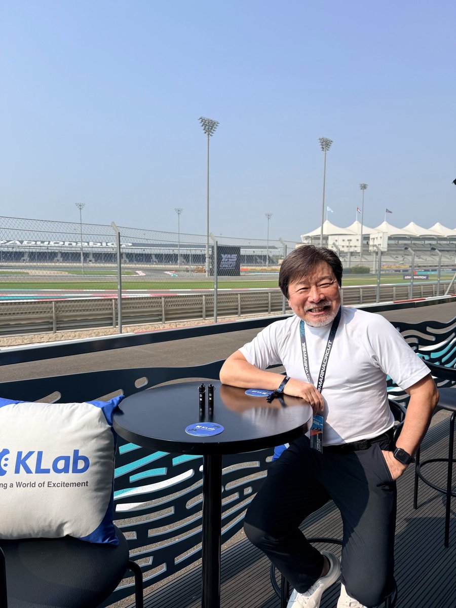 37da's tweet image. 先週は、資本業務提携の調印の前後、ドバイに金融機関を精力的に周り、IRしてきました。
週末からは首都アブダビに移動しました。今週末、アブダビでではF1グランプリ今期 最終戦が開催です。 今季は混戦で、本日の 来週戦まで誰が優勝するか分かりません。…