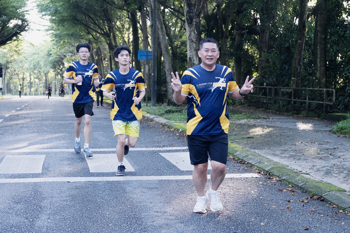 UTARnet's tweet photo. Battling cancer with hope
Relay For Life (Perak) 2025 lit up UTAR Kampar Campus on 7 Dec with a 5km fun run, performances, games, and a royal blessing from DYMM Raja Permaisuri Perak Darul Ridzuan, Tuanku Zara Salim.
#UTAR #NCSM #CancerAwareness https://t.co/uf2TFD1WlU