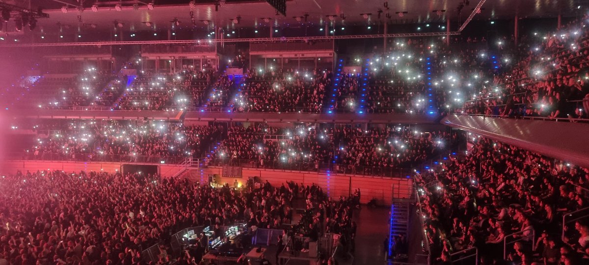 Konzertfeeling ist einfach anders wild. Bin so glücklich #badomens #specter