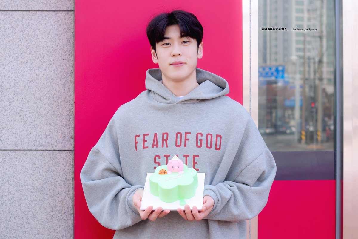 변준형픽🐰 tweet media