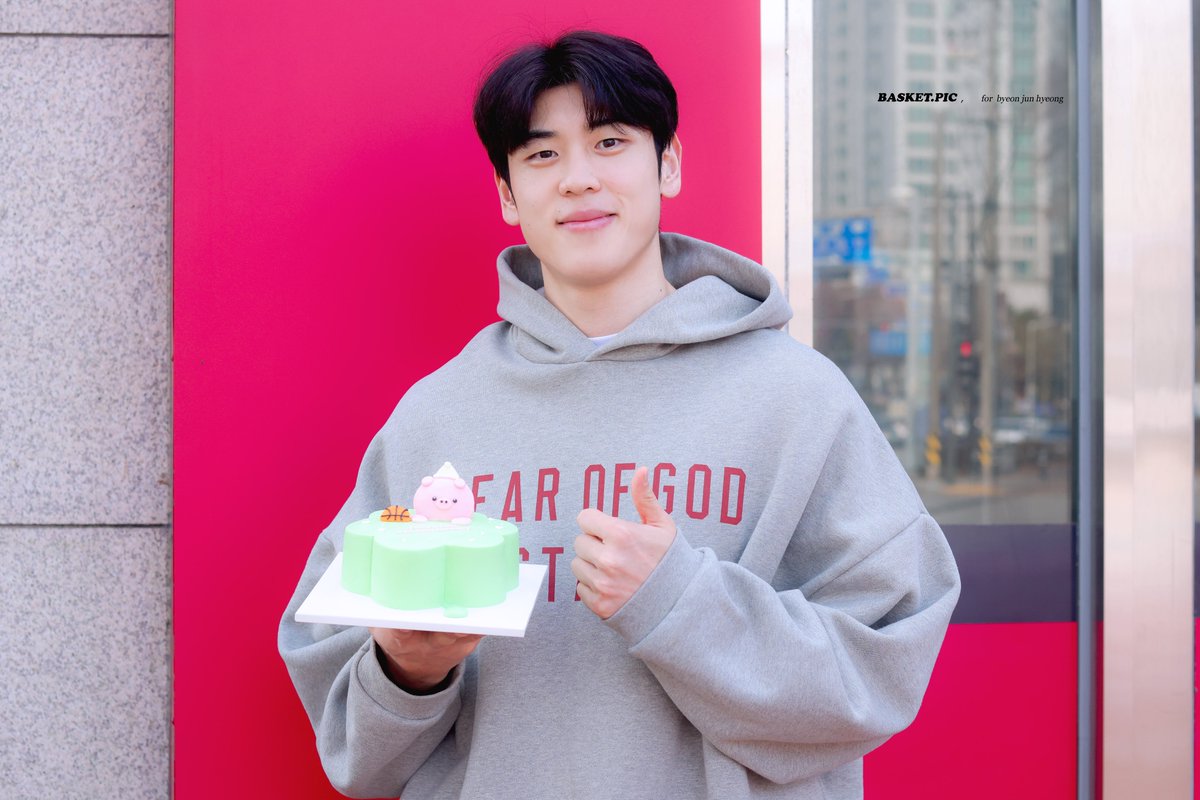 변준형픽🐰 tweet media