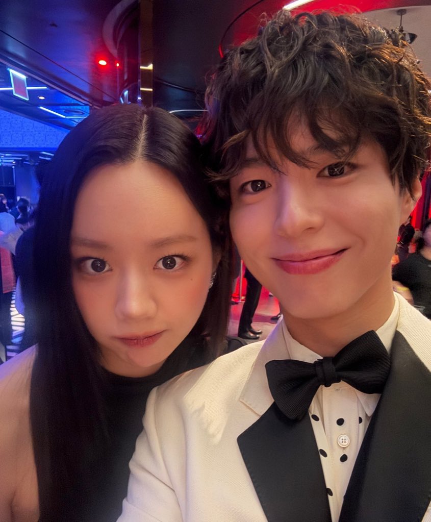 o3o_rookie's tweet photo. 올해 박보검x혜리 택덕선 떡밥이 끊임없다...

제 61회 백상예술대상
4회 청룡시리즈어워즈
2025 AAA 시상식
응팔 10주년 예능 https://t.co/xrkeU3dTmG