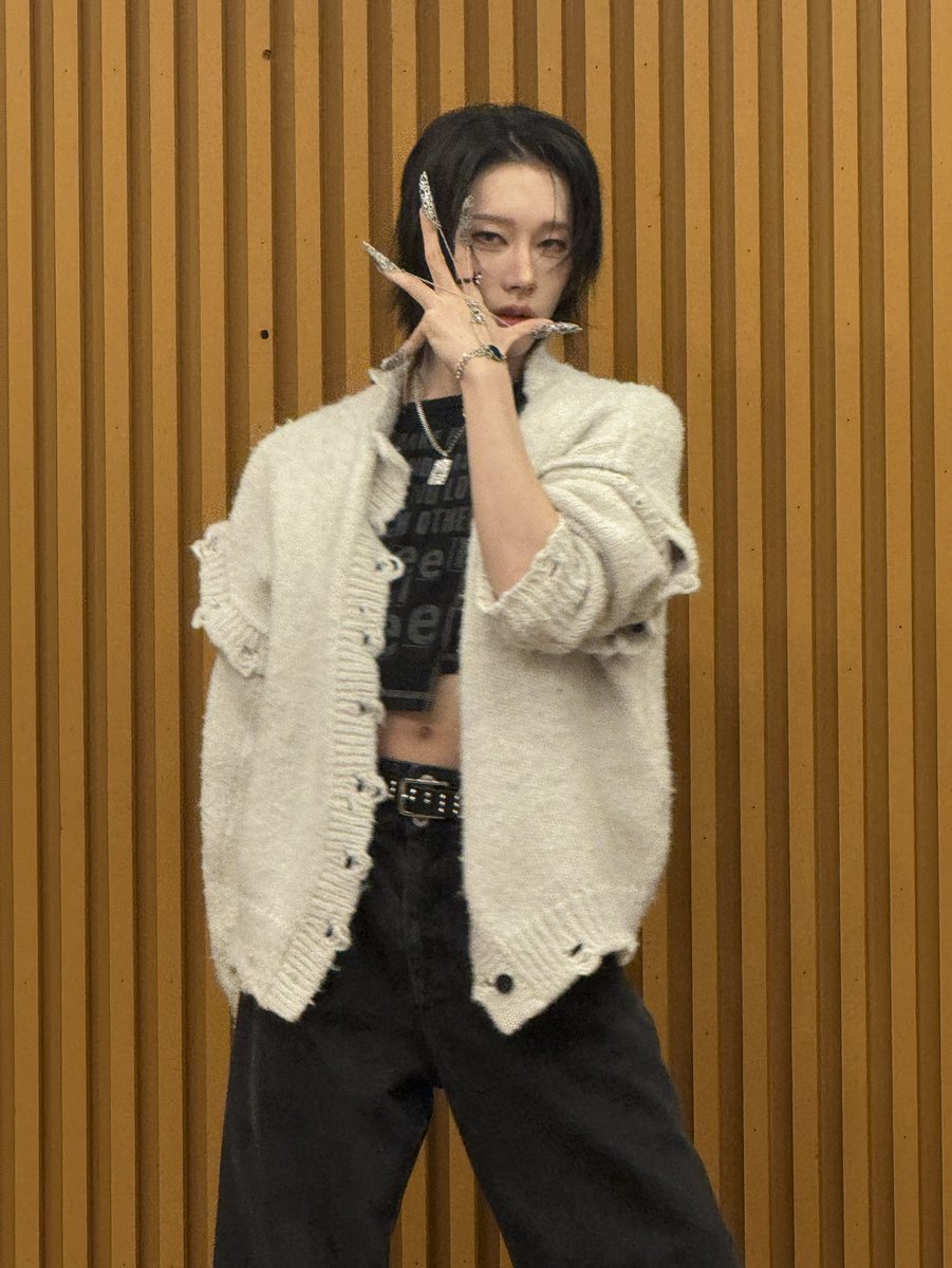 251207 kpop together fansign 
#XLOV #RUI