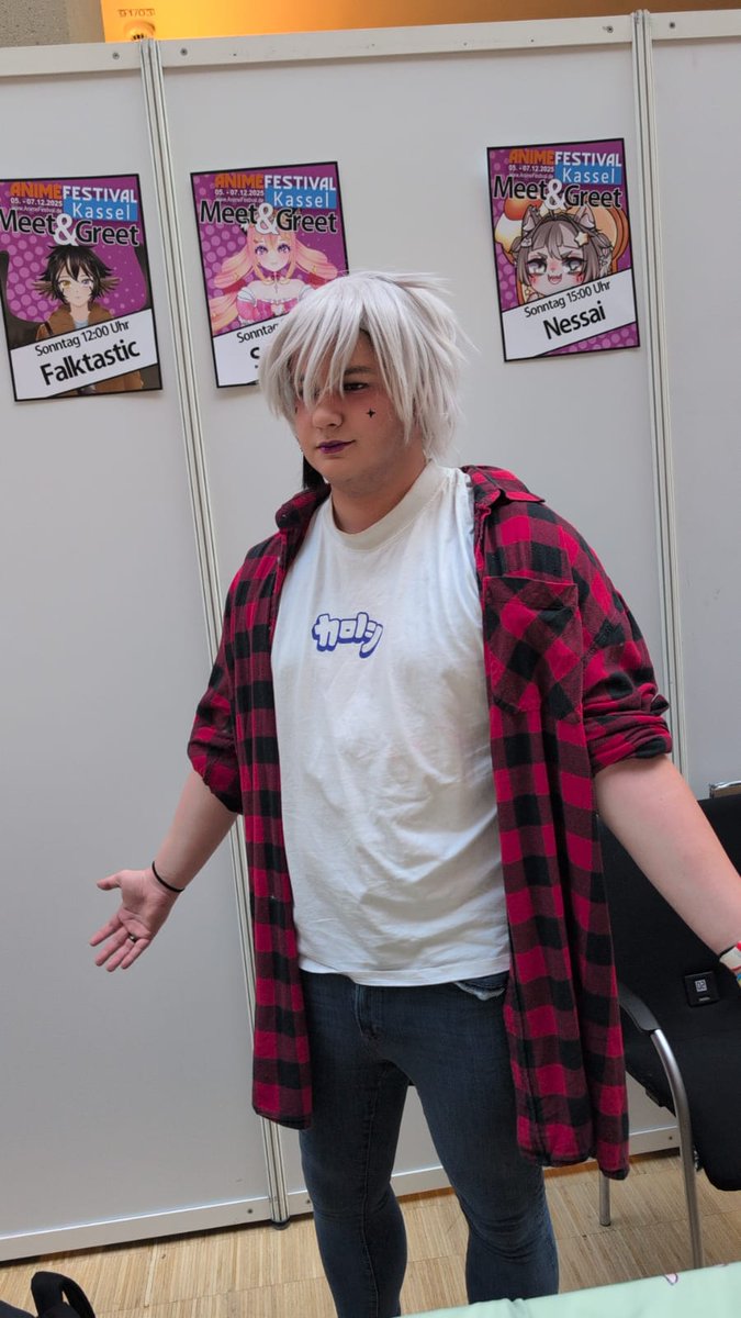 Anyways. Casual Soba

Man sagte mir für die Pose: "Mach irgendwas"

So I did

#GERVTuber