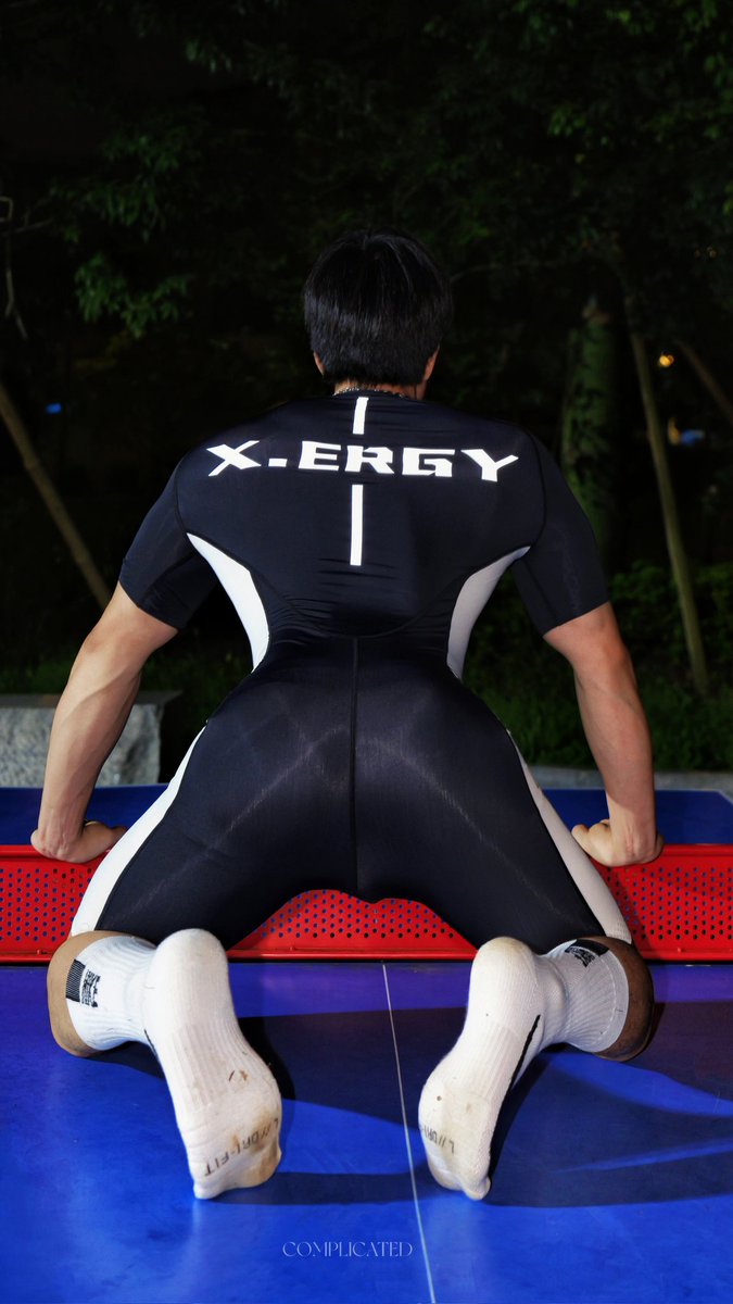 It'scomplicated tweet media