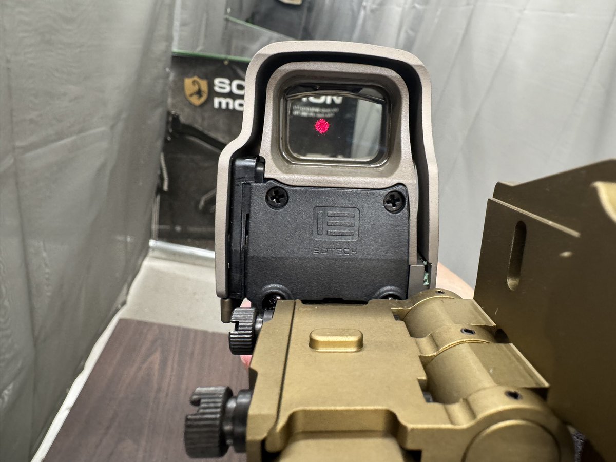 ARUM38973821's tweet photo. ご自身へのご褒美^ ^
実ホロサイト!
カッコイイですねー
#EOTECH
#EXPS3 https://t.co/2iZfd6iNyi