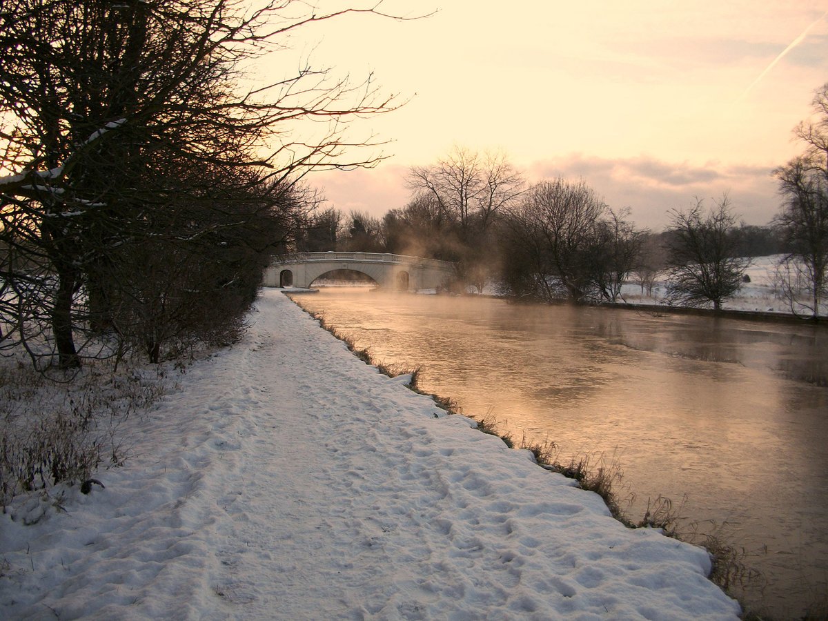 retired_tom's tweet photo. My photos from #December 2009
#CanalRiverTrust #GrandUnionCanal #HuntonBridge #CassioburyPark #Lock #Bridge #Reflections #Snow #GoldenHour
#Canals & #Waterways can provide #Peace & #calm for your own #Wellbeing #Lifesbetterbywater #KeepCanalsAlive https://t.co/Nevf9NNJX5