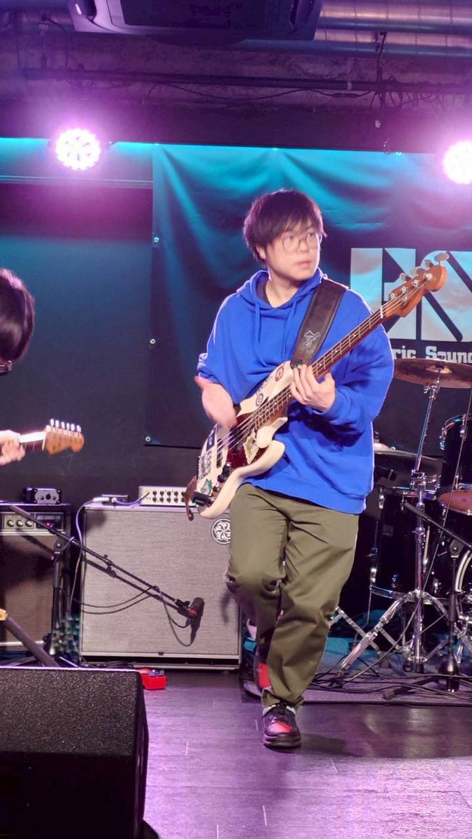 昨日は今年1年お世話になったセッション会。

積木遊び/椎名林檎
Jackson Cannery/ベンフォールズ・ファイブ
FIRE AFTER FIRE/聖飢魔II
情熱/UA

曲の振り幅デカくて楽しかったけど、ハイライトはボーカルとしてのオファーが来た時。丁重にお断りした。