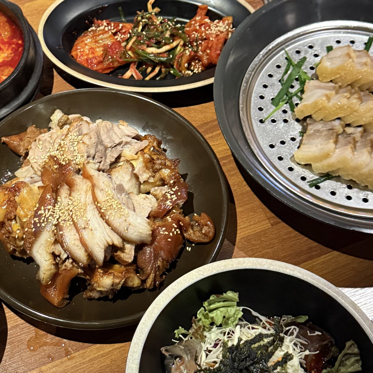 아이돌 따라다니면 밥 먹여준다더라
진짜 오늘 너무 맛있게 잘먹었어 고마워💕💕

<a href="/bobbyranika/">김지</a> 
<a href="/iKON_chan_w000/">정찬우</a>