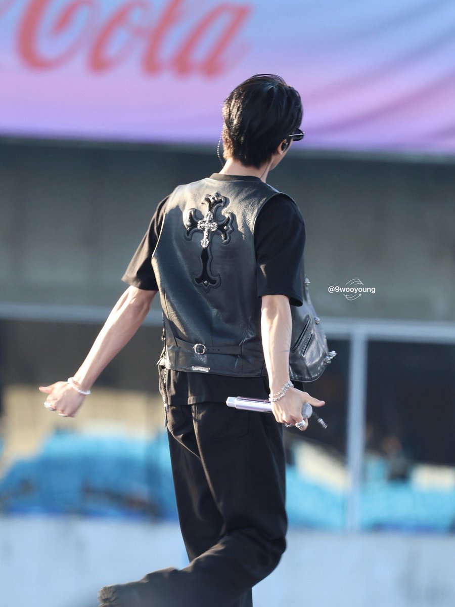 251207 sound check

こっち向かないよ(๑o̴̶̷᷄﹏o̴̶̷̥᷅๑)

#ATEEZ #에이티즈 
#WOOYOUNG #우영