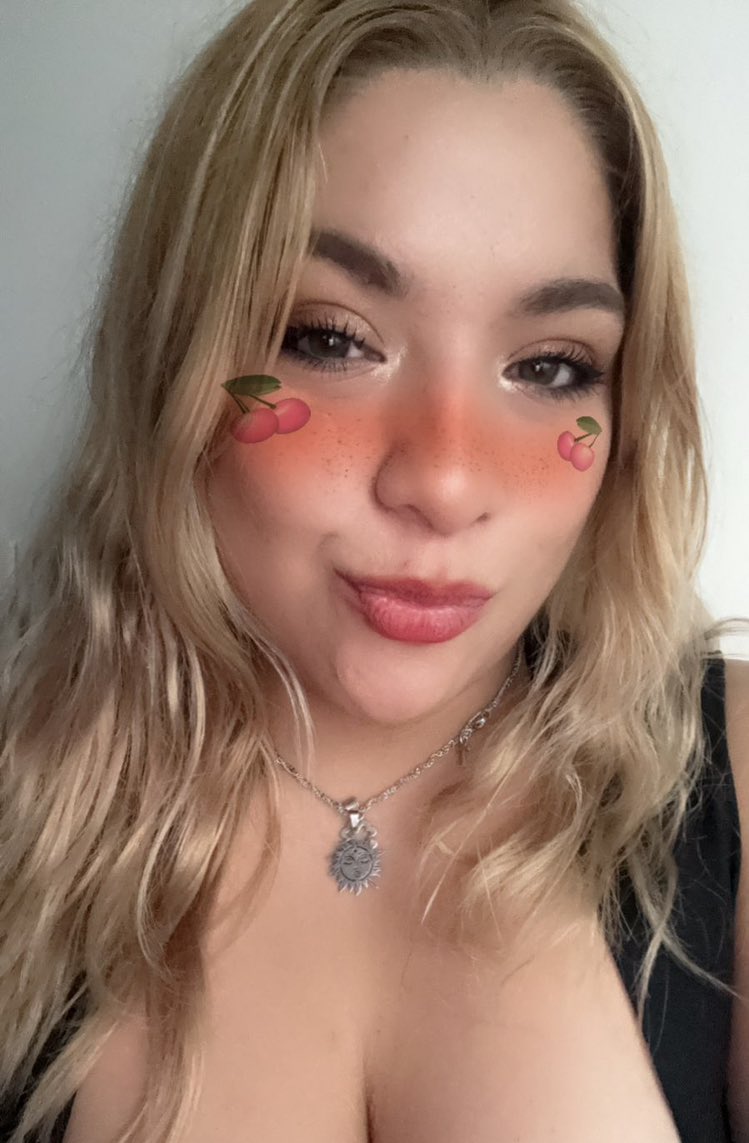 zoe tweet media