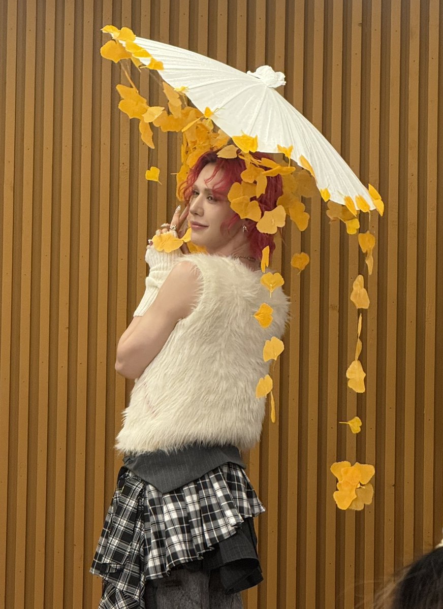 251207 kpop together fansign 
#XLOV #WUMUTI