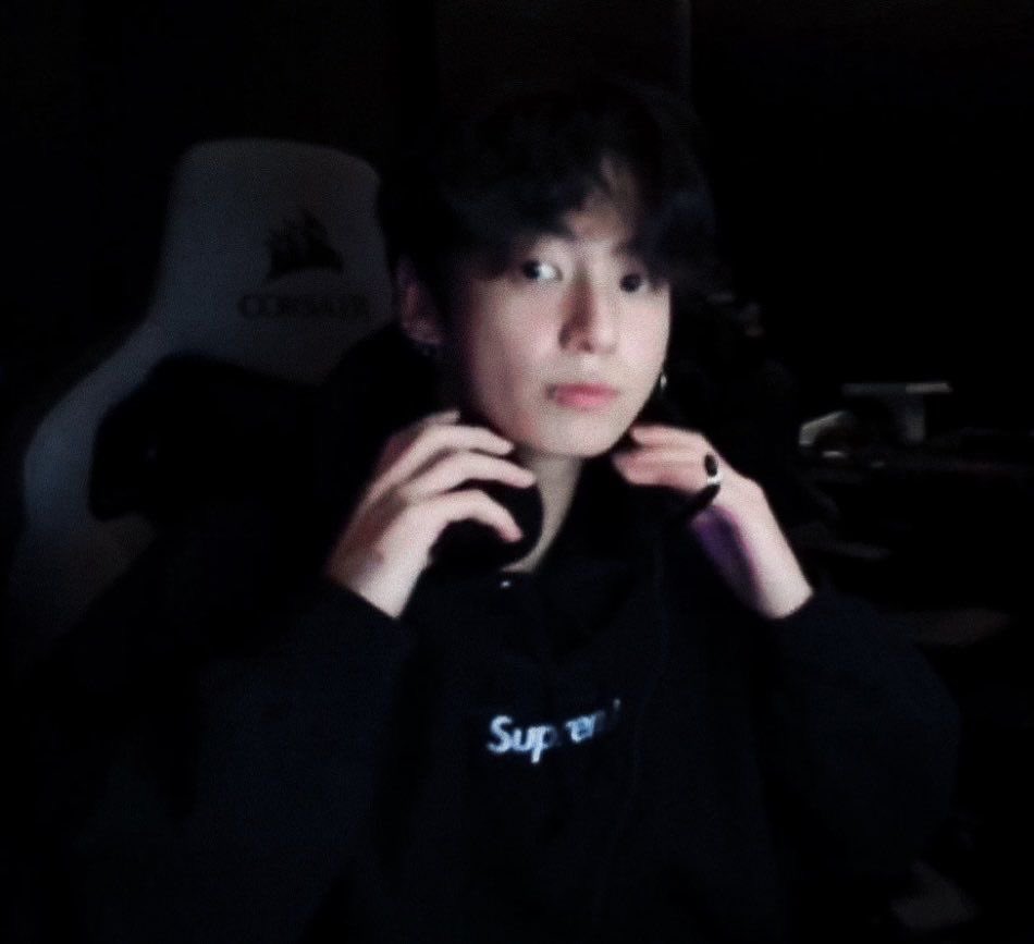 vantevks's tweet photo. order and chaos
a #taekookau

Tisho, the strict, rule-abiding president who’s spent sleepless nights to plan programs; while Zain, the rebellious, charismatic troublemaker vice president who’s always pushing for wild events that break campus policy. https://t.co/Cbjwk0AWVY