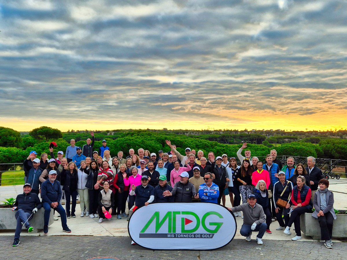 ¡Cuánta gente y qué buena gente!

Los que faltan en la foto (por lo que sea que pasase anoche), también son buena gente 😂😂😂

#MTDGAndalucía25 #Golf #TorneosGolf #GolfAmateur