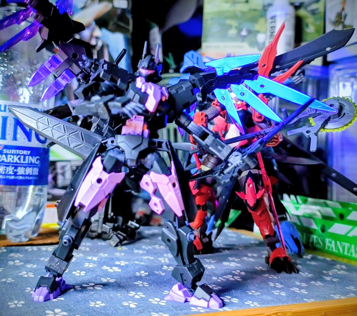 karupapa's tweet photo. バチUV-LEDで光ります
ずるいぐらいにかっけー
バイロンもこうした機体とOPお願いします!
#30MM
#ウイングユニット2
#OP2 https://t.co/3jfsK00nad