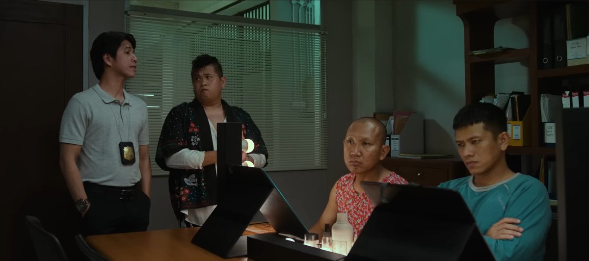 Sepanjang sejarah pencatatan box office modern, baru 10 film Indonesia yang dapat 5 juta lebih penonton.

AGAK LAEN: MENYALA PANTIKU! tembus hanya dalam 11 hari tayang. Gak masuk akal!