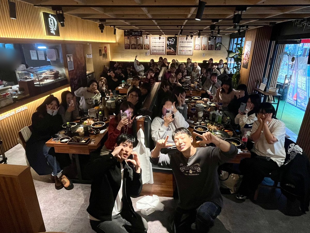 [📷]

아이코닉 맛있는 밥 먹이기 완료 🫡 또 보자 👍

#바비 #BOBBY
#정찬우 #CHAN
#아이콘 #アイコン #iKON