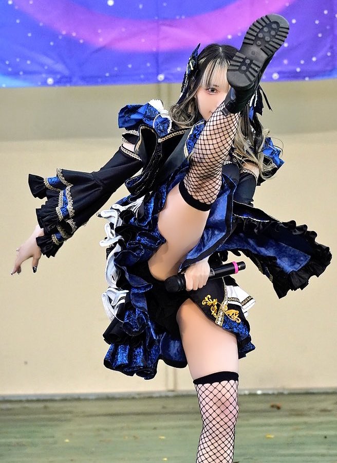 herneon MOLLY / EVENING ニット　ブルー&ブラック 44歳のハイキック #HNGSONIC2025 版 輝きました