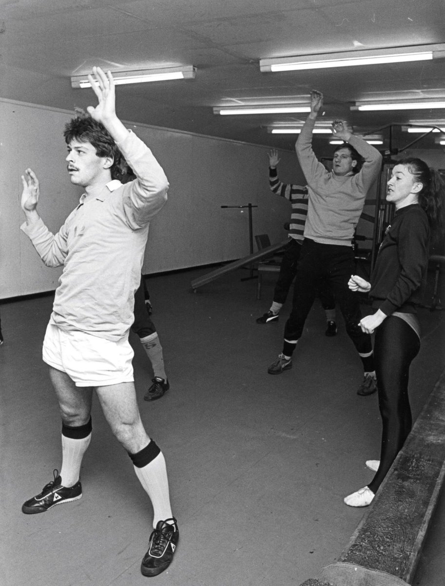 BFC_ExPlayers's tweet image. Happy 64th Birthday today to former Pool midfielder &amp;amp; top man .... Dave Windridge

Hope you have a great day Dave !
👍😀🎂🍺⚽️🥅🍊

#Windy 
#LovedPlayingForThePool 
#Taxi