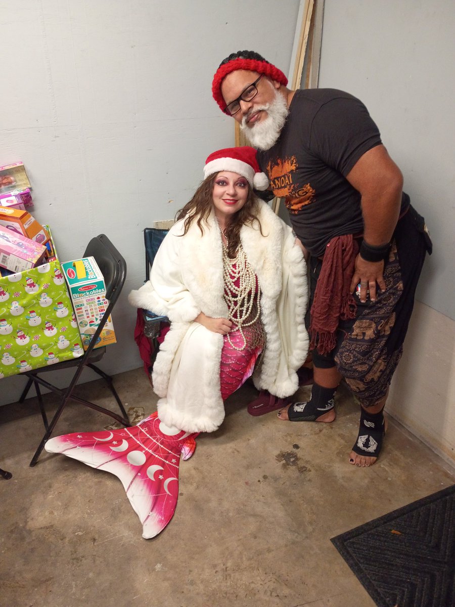 I was helping out last night at a pro wrestling show, collecting toys for Toys For Tots. Obviously, all the elves are up North and really busy this time of year, so Santa recruits help amongst the Faeries and Mermaids! #MinneolaMermaid