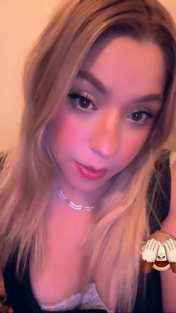 zoe tweet media