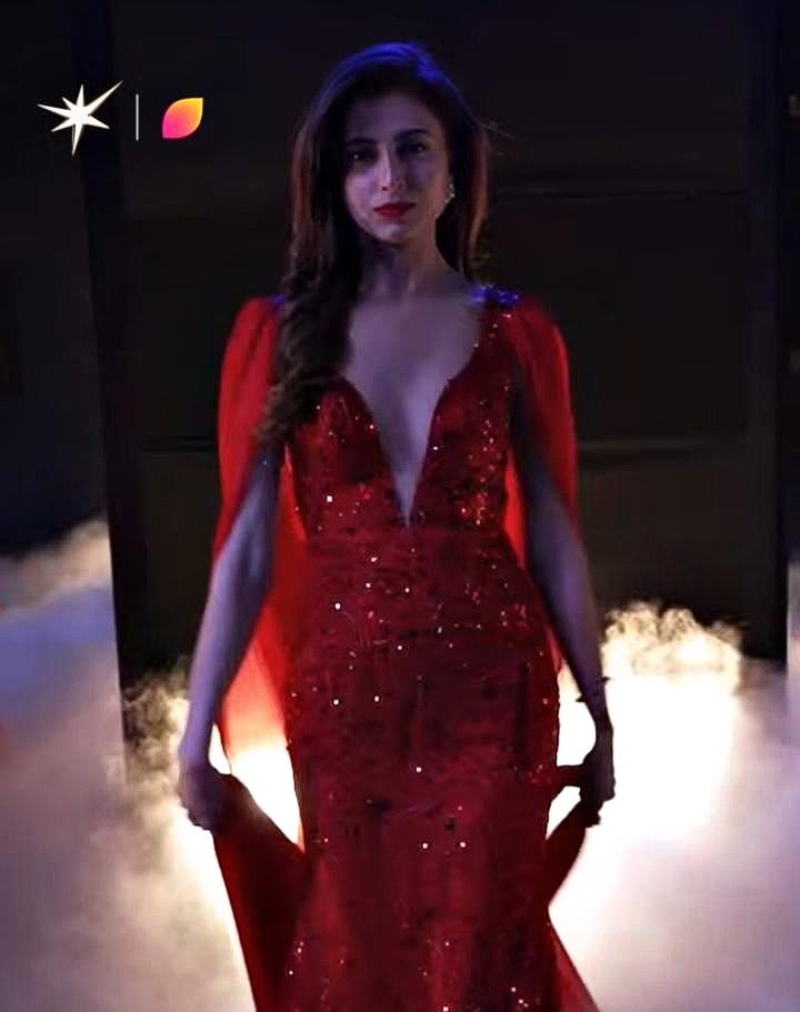 Zenux37's tweet photo. Who is your favourite should win #BiggBoss19 trophy..!!?🔥🏆

RT.                                            Like
#TanyaMittal.                 #FarrhanaBhatt https://t.co/rbQ5whR68L