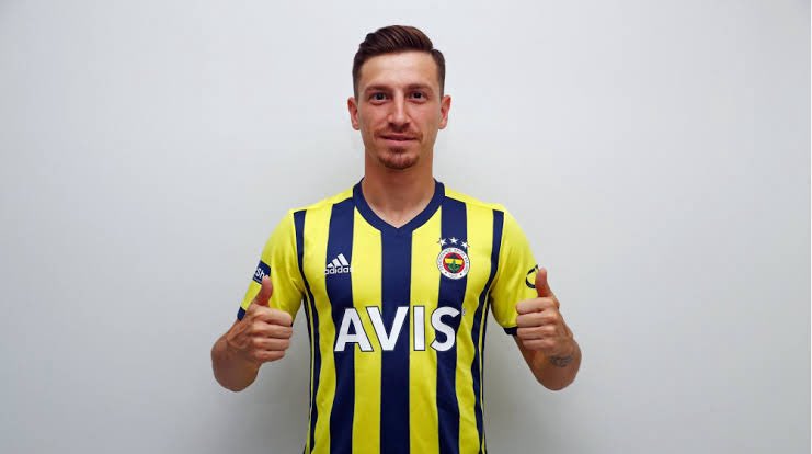 FENERBAHÇENİN KAPTANININ BAHİSTEN DOLAYI GÖZALTINA ALINDIĞINI UMUTMA UNUTTURMA