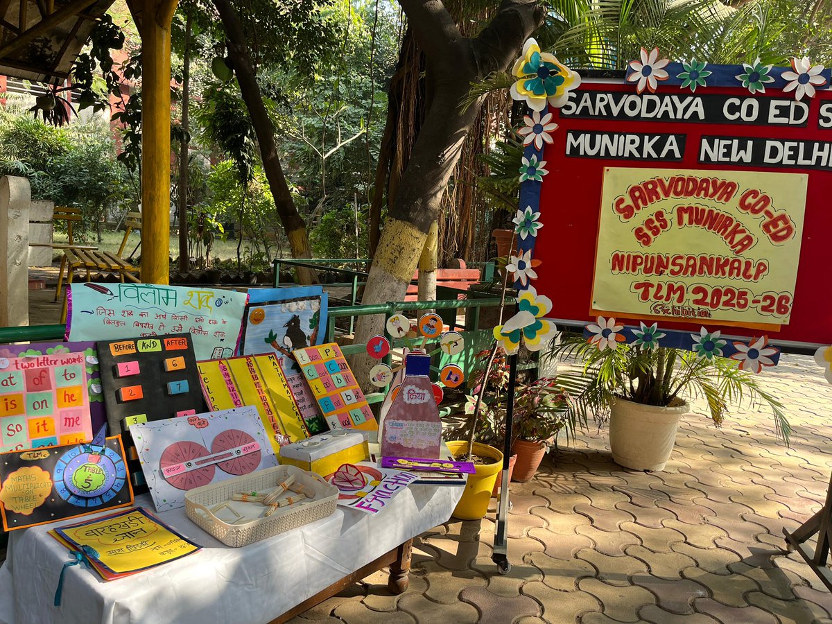 MunirkaSchool's tweet photo. On December 6,2025, Our school  organized a *Nipun Sankalp PTM*. Parents were informed about the results of Nipun Phase 1, specifically identifying beginner and imaging students.
Parents also viewed the TLM exhibition by Nipun Sankalp students and appreciated their efforts. https://t.co/fCB8lWBxX7