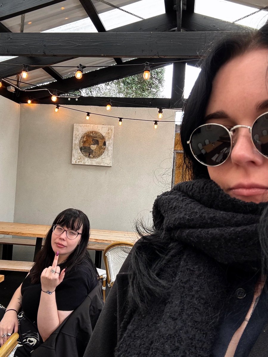 wxlfvo's tweet image. 🖕🏻😎