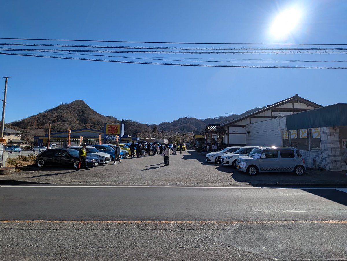 80041_248's tweet image. 第5回 ほうとうオフ会も参加された皆さんのお見送りが終わりました
近い方は車で15分遠い方は高速使って2時間半...
自宅の玄関に入ってオフ会完了ですのでお気を付けてご移動をお願いします
 #第5回  #ほうとうオフ会
 #手造りほうとうあずま
 #山梨県  #上野原市