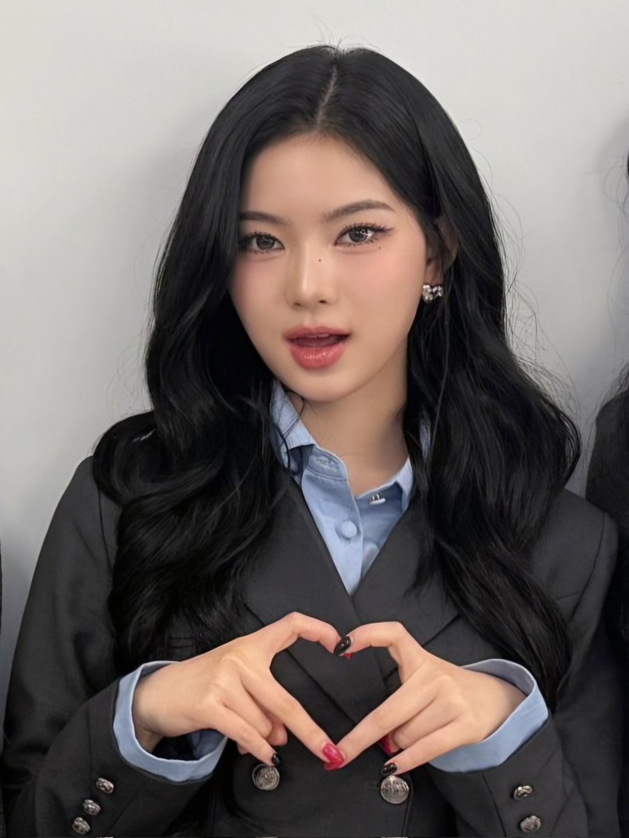 이사님이 너무 아름다우셔
#STAYC #스테이씨 #아이사 #ISA