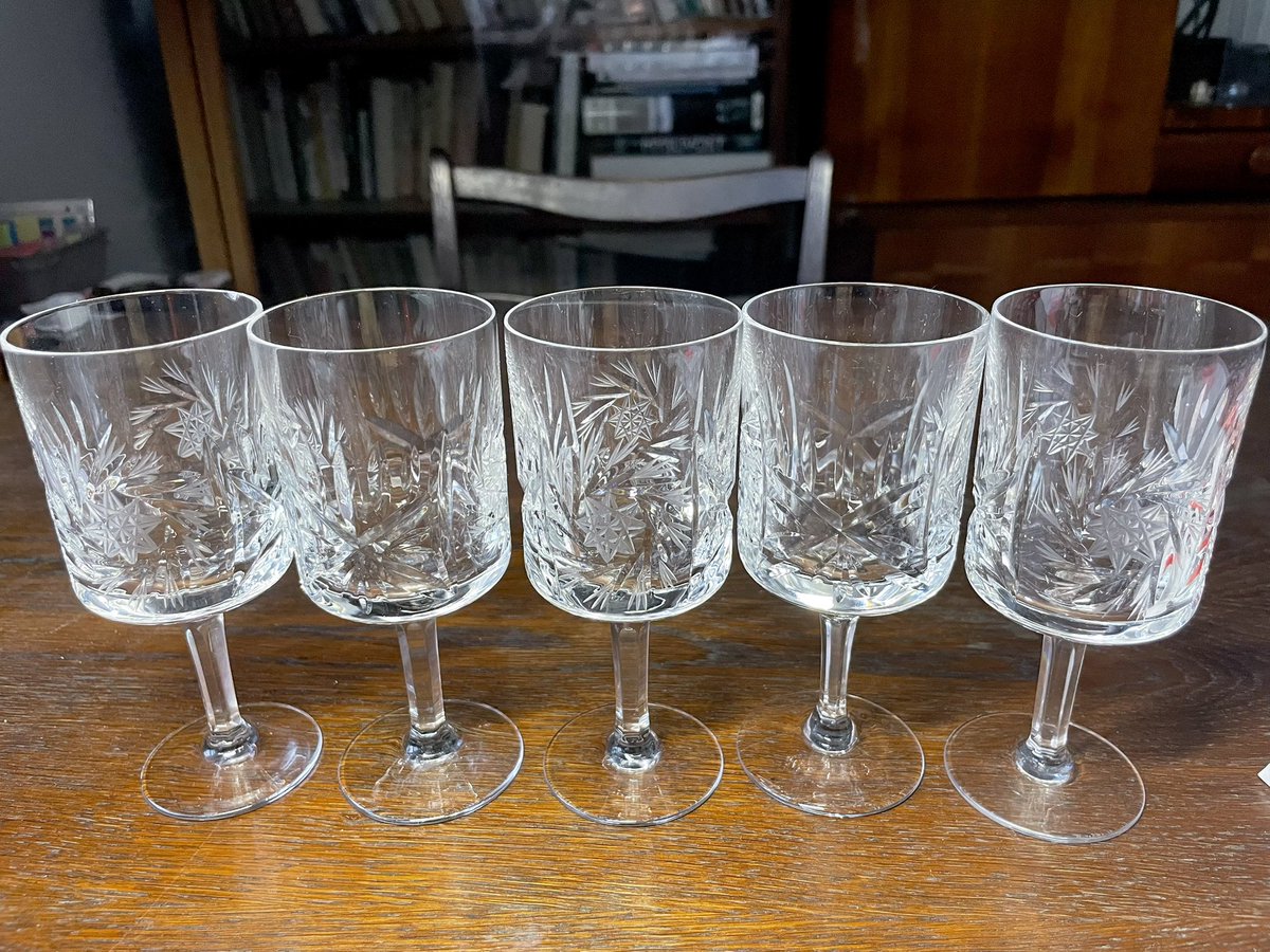 埃かぶってたグラスを綺麗にした。 ボヘミアクリスタルのビンテージか