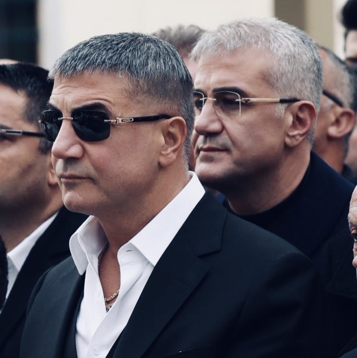 “Sizi Dinleyince İnsan, 
Dünyaya Daha Geniş Bir Pencereden Bakmayı Öğreniyor Ağabeyim..’
<a href="/sedat_peker/">Sedat Peker</a> #SedatPeker
