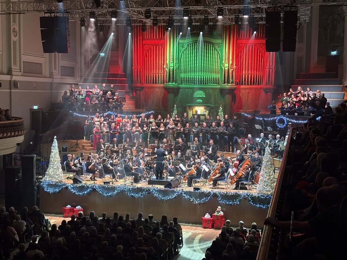 bstthm's tweet photo. Christmas got underway last night with the annual visit to the Belfast Operatic Company night of Christmas Music and Song @BelfastOperatic in the Ulster Hall @UlsterHall with long time special friends 🎶🎼🎤🎹 🎄 https://t.co/xBttjBYxE7
