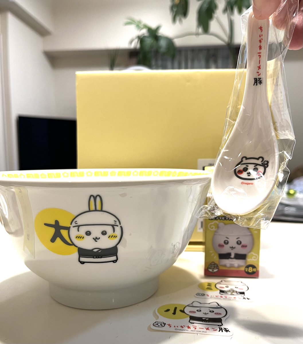 ちいかわラーメン 豚にて購入したグッズ達。 どんぶり(うさぎ推し
